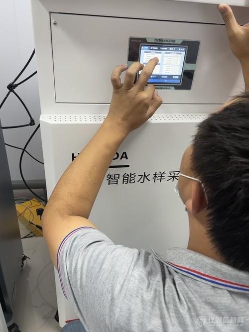 指導(dǎo)安裝與調(diào)試 / 陸恒技術(shù)服務(wù)部 文字 / 網(wǎng)絡(luò)及陸恒生物